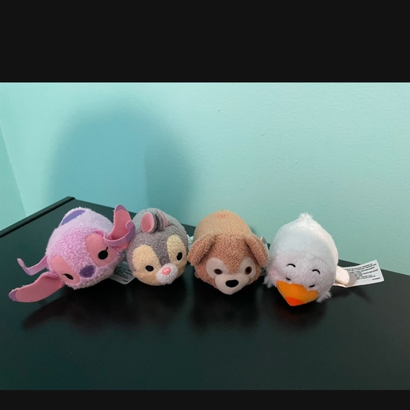 Tsum Tsums lot and carry case - Picture 5 of 9